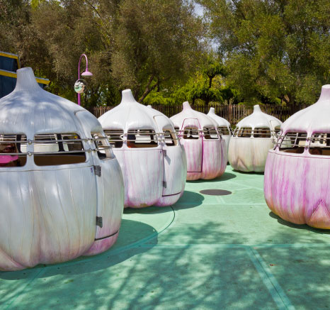 White and pink Garlic Twirl ride